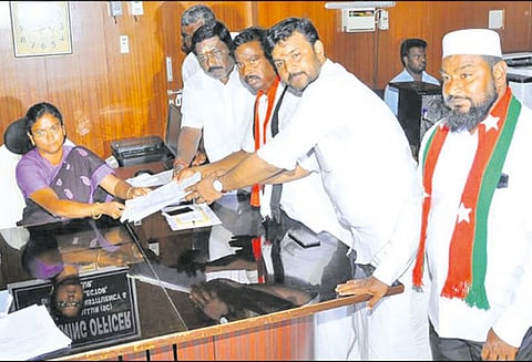 திருவள்ளூர் நாடாளுமன்ற தொகுதியில் அ.ம.மு.க., மக்கள் நீதி மய்யம் வேட்பாளர்கள் மனுதாக்கல்