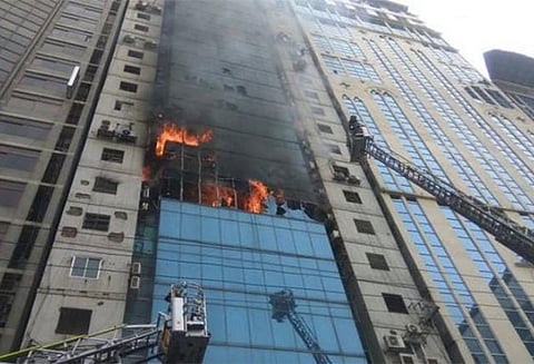 வங்காளதேசத்தில் அடுக்குமாடி கட்டிடத்தில் தீ விபத்து -19 பேர் உயிரிழப்பு