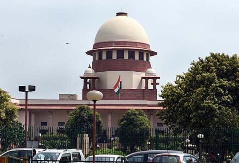 தமிழக இடைத்தேர்தலில் சிறப்பு பார்வையாளர்களை நியமிக்க கோரி வழக்கு - சுப்ரீம் கோர்ட்டு தள்ளுபடி