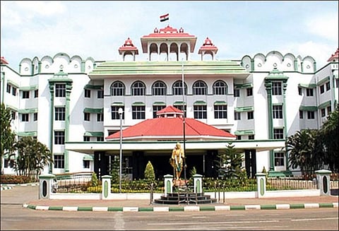 செயற்கை மழை வரவழைக்க ஏன் முயற்சி செய்யக்கூடாது? மத்திய, மாநில அரசுகளுக்கு ஐகோர்ட்டு கேள்வி