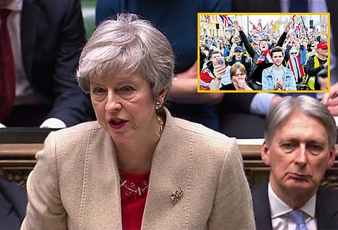 இங்கிலாந்து நாடாளுமன்றத்தில் ‘பிரெக்ஸிட்’ ஒப்பந்தம் மீது 4-வது முறையாக ஓட்டெடுப்பா? - தெரசா மே பரிசீலனை