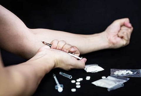 திருச்சியில் கல்லூரி மாணவர்களுக்கு போதை ஊசி விற்பனை 3 வாலிபர்கள் கைது; கார் பறிமுதல்