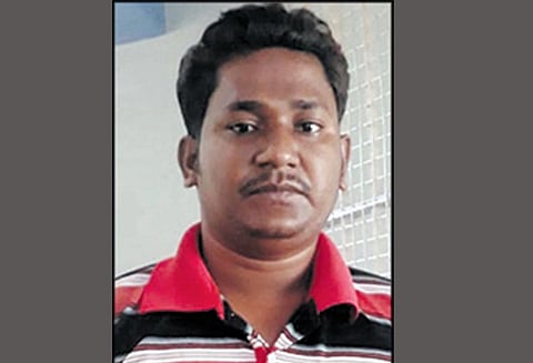 பரமத்தி அருகே வீட்டில் கஞ்சா பதுக்கி விற்ற வட மாநில வாலிபர் கைது