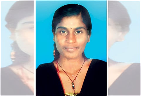 ஆரோவில் அருகே எரித்துக் கொல்லப்பட்ட இளம் பெண்ணின் அடையாளம் தெரிந்தது திருமணத்துக்கு வற்புறுத்தியதால் காதலன் வெறிச்செயல்