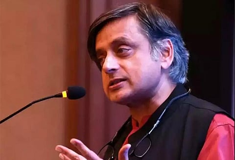 “தென் இந்தியாவை மாற்றான்தாய் மனப்பாங்குடன் நடத்துகிறது”- மத்திய அரசு மீது சசி தரூர் தாக்கு