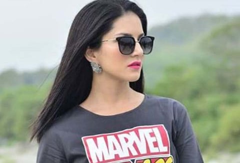 பிகினி உடையில் சன்னி லியோன்.... ஒரே நாளில் 15 லட்சம் லைக்ஸ்