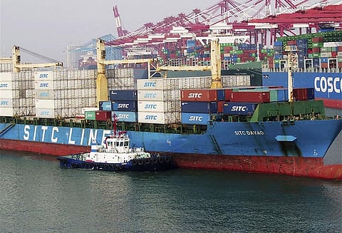 தீவிரமடையும் வர்த்தக போர்: சீன பொருட்களுக்கு வரி அதிகரிப்பு - அமெரிக்கா அதிரடி நடவடிக்கை