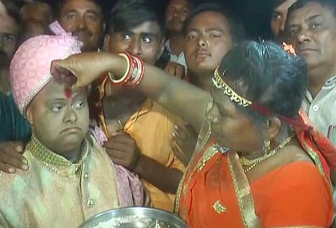 மணமகள் இல்லாமல் கோலாகலமாக நடந்த திருமணம்