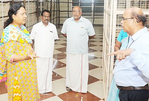 வாக்கு எண்ணும் பணிகளில் 306 பேர் ஈடுபட உள்ளனர் கலெக்டர் சாந்தா தகவல்