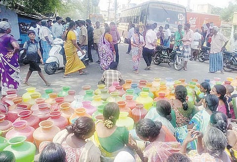 இளம்பிள்ளை அருகே, குடிநீர் கேட்டு 3–வது நாளாக பொதுமக்கள் போராட்டம்