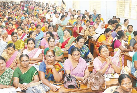 கல்வி மேலாண்மை டிஜிட்டல் முறை திட்டம் அமல்: ஜூன் மாதம் முதல் பள்ளி மாணவர், ஆசிரியர் வருகை ஆன்லைனில் பதிவு