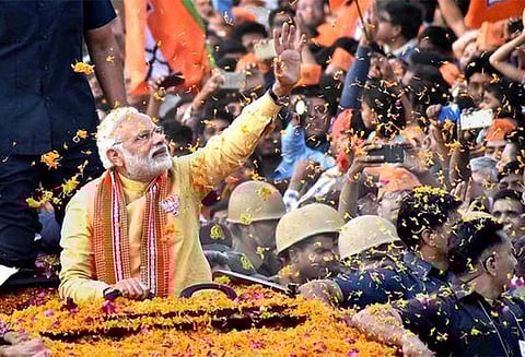 வாரணாசி தொகுதியில் மோடி புத்தகங்களுக்கு கடும் கிராக்கி