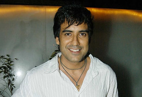 கற்பழிப்பு வழக்கில் கைதான டி.வி. நடிகர் கரன் ஒபேராயின் ஜாமீன் மனு தள்ளுபடி கோர்ட்டு உத்தரவு