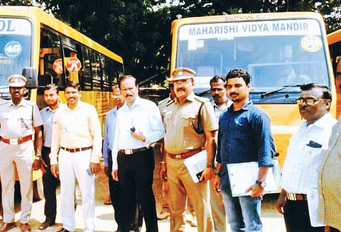 சென்னை மத்திய மண்டலத்துக்குட்பட்ட பள்ளி வாகனங்கள் ஆய்வு