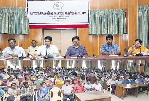 ஓட்டப்பிடாரம் இடைத்தேர்தல்: நுண்பார்வையாளர்கள் மேற்கொள்ள வேண்டிய பணிகள் குறித்த பயிற்சி கலெக்டர் சந்தீப் நந்தூரி தலைமையில் நடந்தது