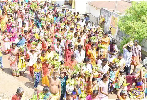 சிறுவாச்சூர் மதுரகாளியம்மன் கோவிலில் பக்தர்கள் பால்குட ஊர்வலம்