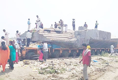 பேரண்டபள்ளியில் நிறுத்தப்பட்டுள்ள கோதண்டராமர் சிலையை தரிசனம் செய்ய குவியும் பொதுமக்கள்