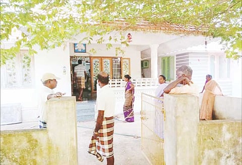குளச்சல் அருகே நள்ளிரவில் துணிகரம்: கப்பல் ஊழியர் வீட்டில் 21 பவுன் நகைகள் கொள்ளை