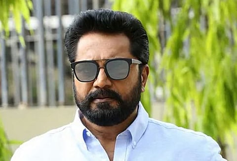 பிக்பாஸ் வீட்டிற்குள் நுழைந்த சரத்குமார்... குழப்பத்தில் போட்டியாளர்கள்