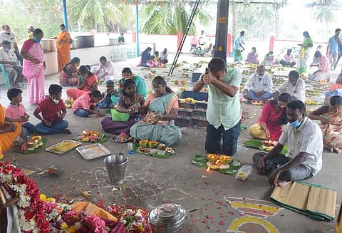 தேய்பிறை அஷ்டமியையொட்டி காலபைரவர் கோவில்களில் சிறப்பு பூஜை பக்தர்கள் பூசணியில் விளக்கேற்றி வழிபாடு