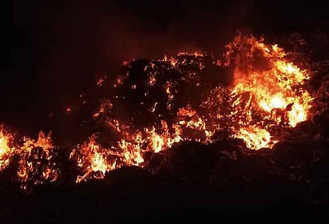 வெள்ளலூர் குப்பைக்கிடங்கில் தீ விபத்து