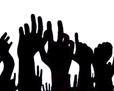 16 அம்ச கோரிக்கைகளை வலியுறுத்தி சென்னையில், மணல் லாரி உரிமையாளர்கள் ஆர்ப்பாட்டம்