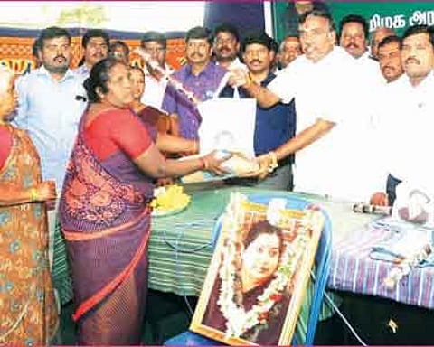 தமிழக அரசு நிறைவேற்றி வரும் நலத்திட்டங்களுக்கு பொதுமக்கள் தொடர்ந்து ஆதரவு அளிக்க வேண்டும்