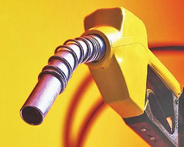 ரூ.500, ரூ.1,000 நோட்டுகள் செல்லாது என்ற அறிவிப்பால் பெட்ரோல் விற்பனை மூலம் ரூ.125 கோடி கூடுதல் வரி வசூல்