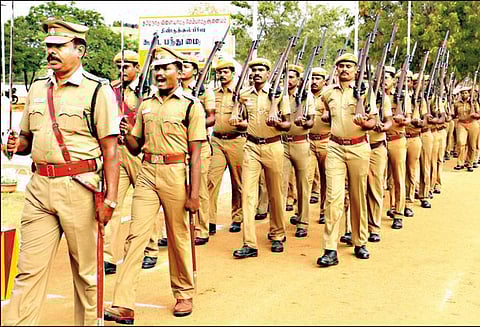 மாவட்டம் முழுவதும் பலத்த போலீஸ் பாதுகாப்பு