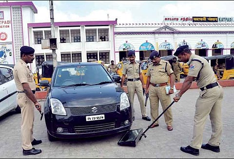 வேலூர் மாவட்டத்தில் குடியரசுதின பாதுகாப்பு பணியில் 1,500 போலீசார்