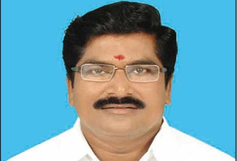 தொகுதி மக்களின் கோரிக்கைகளை நிறைவேற்றவே நம்பிக்கை தீர்மானத்துக்கு ஆதரவாக வாக்களித்தேன்