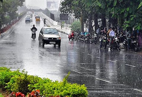 தென் தமிழகத்தில் ஒரு சில இடங்களில் இன்று மழை பெய்ய வாய்ப்பு வானிலை ஆய்வு மைய அதிகாரிகள் தகவல்