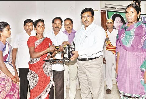 நாகையில் மக்கள் குறைதீர்க்கும் கூட்டம் கலெக்டர் பழனிசாமி பங்கேற்பு