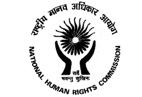 காதலர் தினம் கொண்டாடியதால் தாக்குதல்: கேரளாவில் தனியார் நிறுவன ஊழியர் தற்கொலை மனித உரிமை ஆணையம் விசாரணை