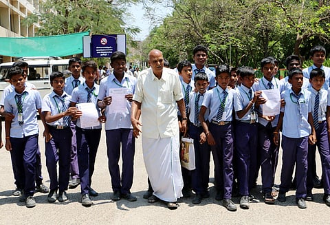 வெவ்வேறு பகுதிகளில் அமைக்க உள்ள 3 டாஸ்மாக் கடைகளுக்கு எதிர்ப்பு மக்கள் குறைதீர்வு கூட்டத்தில் கோரிக்கை மனு