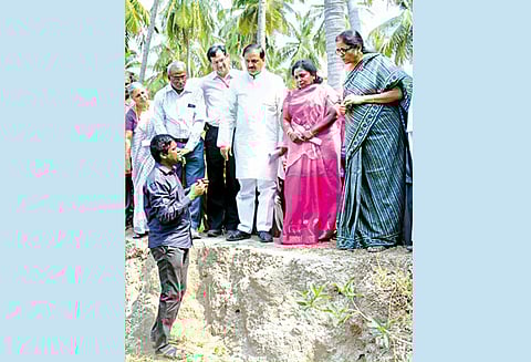 ரூ.40 லட்சம் நிதி ஒதுக்கீடு; அதிகாரி இடமாற்றத்தால் பாதிப்பு கிடையாது; கீழடி அகழாய்வு பணிகள் தொடரும்