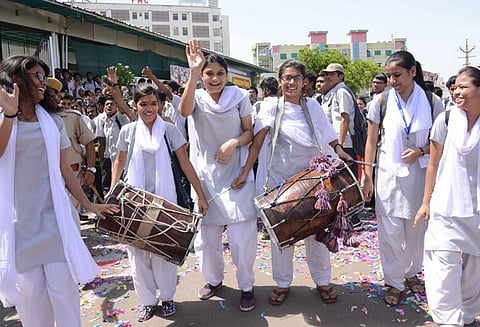 கோடாவை சேர்ந்த 39 ஆயிரம் மாணவர்கள் ஜெஇஇ மெயின் தேர்வில் தேர்ச்சி; டாப் 100-ல் 48 பேர்