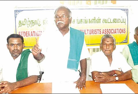 சீமை கருவேல மரங்களை அகற்றுவதா? வேண்டாமா? அரசு வெள்ளை அறிக்கை வெளியிட வேண்டும்