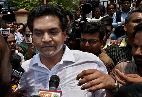 அரவிந்த் கெஜ்ரிவாலுக்கு எதிராக சிபிஐ தலைமை அலுவலகத்தில் கபில் மிஸ்ரா புகார் மனு