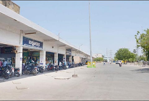 போக்குவரத்து ஊழியர்கள் வேலைநிறுத்தம்: பெரும்பாலான பஸ்கள் இயங்கவில்லை