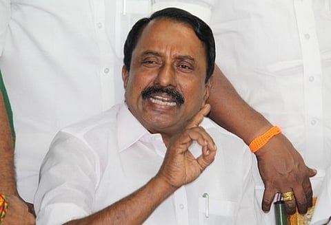 சி.பி.எஸ்.இ. பாடத்துக்கு இணையாக, தமிழகத்தில் பள்ளிக்கூட பாடத்திட்டங்கள் மாற்றம்