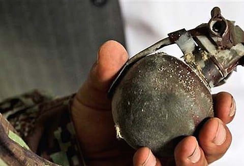 ஜம்மு காஷ்மீரில் காவல்துறை முகாம் மீது கையெறி குண்டு வீசி தாக்குதல்