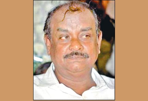 சூரிய மின் திட்டத்திற்கு நிலம் வாங்கிய பிரச்சினை: முன்னாள் அமைச்சர் நத்தம் விசுவநாதன் மீது வழக்கு பதிவு செய்ய வேண்டும்