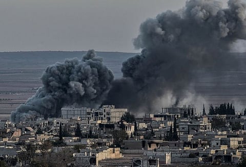 சிரியாவில் அமெரிக்கா வான்வழி தாக்குதலில் 35 பொதுமக்கள் பலி