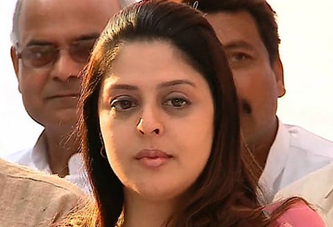 தனி திராவிட நாடு கோரிக்கை தமக்கு உடன்பாடு இல்லை நடிகை நக்மா சொல்கிறார்.