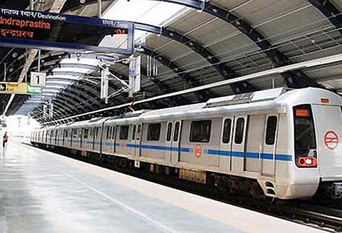 'பெண்களே, டெல்லி மெட்ரோ ரயில் பாதுகாப்பாக இல்லை' ஒரு பெண்ணின் டுவிட்டர் பதிவு