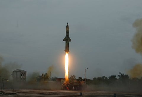 ஒடிசா மாநிலம் சந்திப்பூரில் நடைபெற்ற பிரித்வி-II ஏவுகணை சோதனை வெற்றி