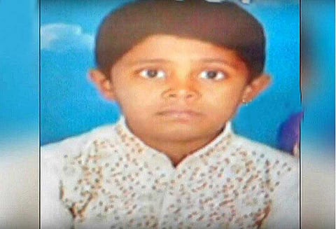 கார்ட்டூன் படக்காட்சியை பார்த்து தனது உடலில் தீ வைத்து கொண்ட 12 வயது சிறுவன் உயிரிழப்பு