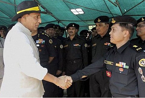 தேசிய பாதுகாப்பு படை கமோண்டாக்கள் செயல்பாடுகள் குறித்து ராஜ்நாத்சிங் ஆய்வு