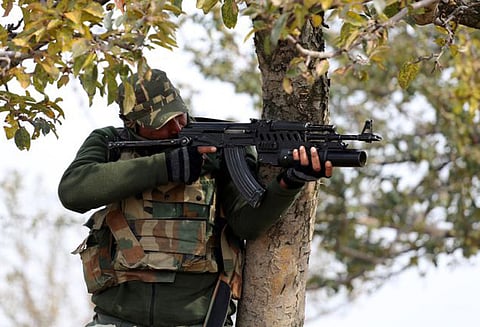 காஷ்மீருக்குள் ஊடுருவ முயற்சி 3 பயங்கரவாதிகள் சுட்டுக்கொலை